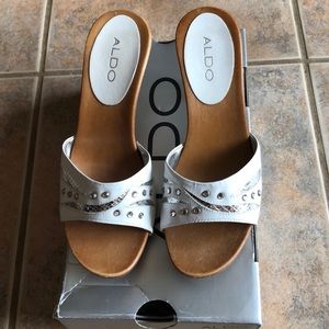 Aldo bling sandal wood soles size 7/38